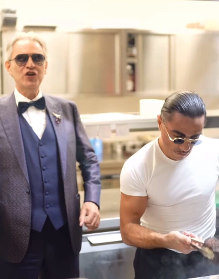 Salt Bae buka resto di Milan