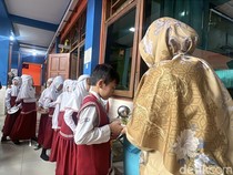 Bayar Rp 10 Ribu Makan Sepuasnya di Dapur Sehat SD Swasta Penolak MBG di Solo