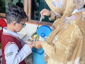 Kala Dapur Sekolah SD Swasta di Solo Bikin Ortu Murid Emoh Ikut MBG