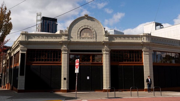 Starbucks Tutup Ratusan Gerai, Termasuk Roastery Ikonik Seattle AS