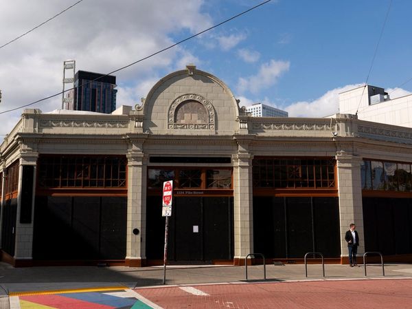 Starbucks Tutup Ratusan Gerai, Termasuk Roastery Ikonik Seattle AS