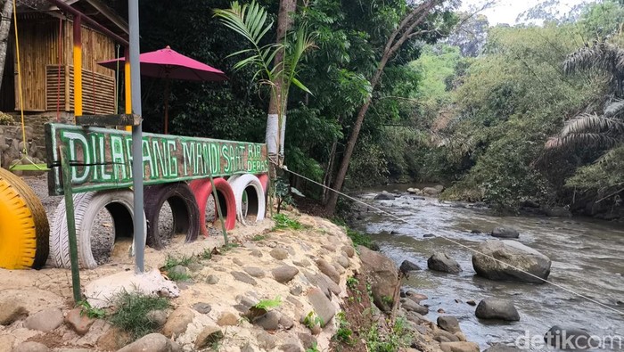 Suasana objek wisata alam Bantar Delan Kuningan