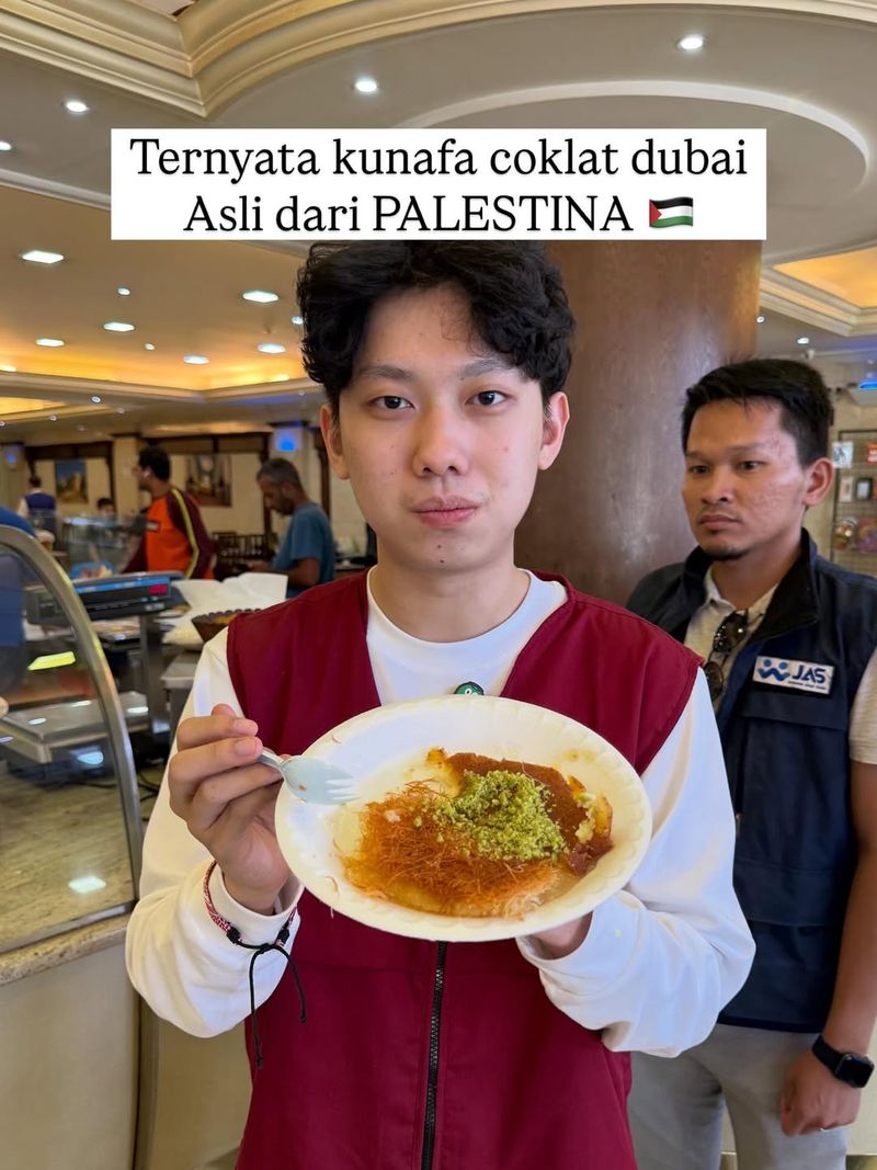Willie Salim cicip kuliner khas Palestina