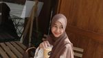 Gaya Adiba Khanza Saat Cafe Hopping di Jakarta hingga Bandung