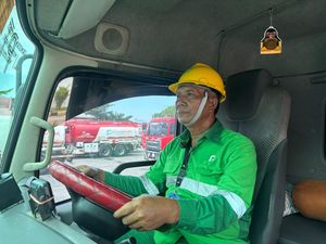 22 Tahun Mengabdi Jadi AMT, Pastikan Ketersediaan BBM di SPBU Pertamina