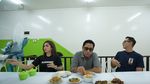 Andre Taulany Kalap Makan di Warung Nasi Ussy dan Andhika Pratama