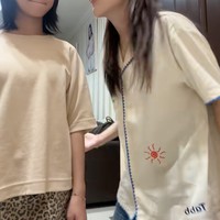 Meski punya perbedaan usia 21 tahun namun Ayu dan Bilqis sangat dekat dan terlihat memiliki banyak kesukaan yang sama. Tak heran jika keduanya sepertii teman dekat. Foto: Instagram/TikTok/Ayu Ting Ting