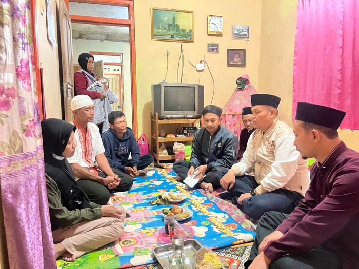 Bantuan Legislator Gerindra