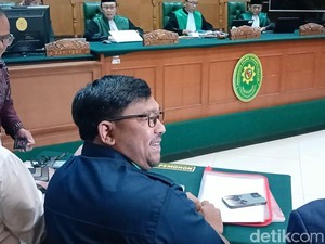 Sama-sama Bercerai, Bedu Diledekin Andre Taulany