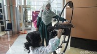Pengunjung dapat menikmati pertunjukan Planetarium mini, pameran astrofotografi, peneropongan matahari, dan workshop.