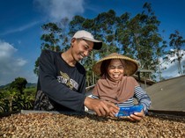 Berdayakan UMKM, BRI Raih Penghargaan Pilar Sosial ESG Index Awards 2025