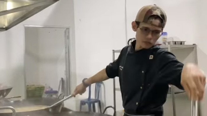 Cerita Chef Kumink, dari Dapur Hotel ke Dapur MBG yang Kerja 12 Jam Sehari