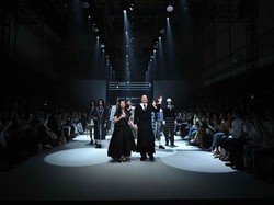 Koleksi Dear Me Beauty X Wilsen Willim, Saat Fashion & Beauty Saling Melengkapi