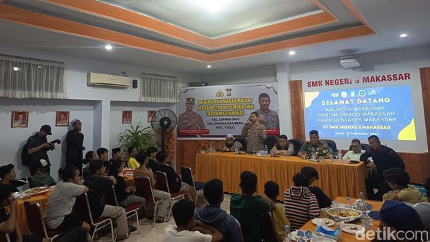 Deklarasi damai warga Kecamatan Tallo dihadiri Wali Kota Makassar Munafri 'Appi' Arifuddin, Kapolrestabes Makassar Kombes Arya Perdana, Camat Tallo Ramli Lallo, Dandim Letkol Inf Franki Susanto, serta Kapolsek Tallo Kompol Syamsuardi.