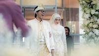 Dzawin Nur pun mengunggah momen pernikahannya dengan Renny Rachmawaty. Titik, tulisnya untuk postingan tersebut. (Foto: dok Instagram dzawin_nur)