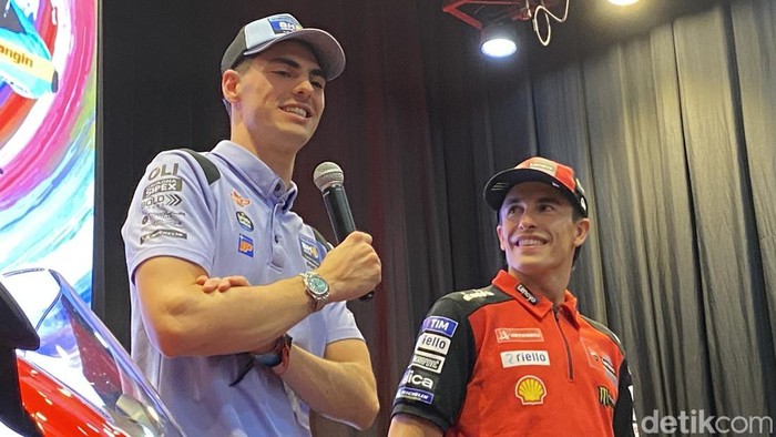 Fermin Aldeguer dan Marc Marquez sapa penggemar di Jakarta, Selasa (30/9/2025).