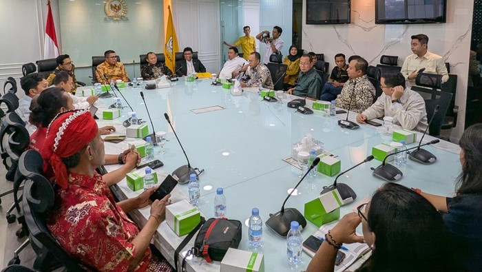 Fraksi Golkar DPRD Jateng, saat mendampingi para pelaku ojol dari Jateng untuk menyampaikan masukan dan unek-uneg ke DPR RI.