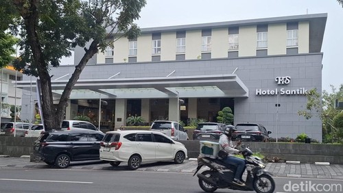 Salah satu hotel bintang di Kota Mataram, Selasa (30/9/2025).
Nathea Citra/detikBali
