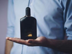Rekomendasi 8 Merek Parfum Lokal untuk Pria, Harga Mulai Rp 80 Ribuan