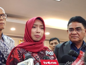 4 Pernyataan Keluarga Diplomat Arya Daru Blak-blakan di Senayan