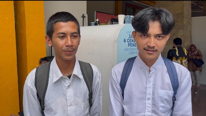 Juan Aditya Ramadan (19) dan Ali Topan (17)