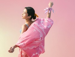 Fashion dan Film Berkelindan di Koleksi Terbaru Sejauh Mata Memandang