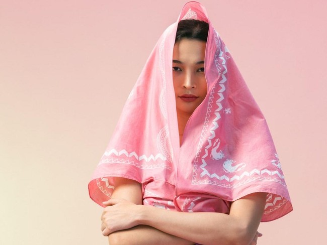 Koleksi Puspa Sejauh Mata Memandang di Plaza Indonesia Fashion Week 2025