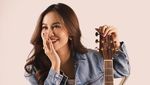 Mayang Lucyana Pamer Koleksi 15 Gitar