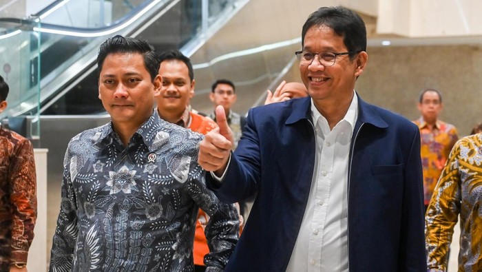 Suasana rapat kerja Kementerian Keuangan bersama Komisi XI DPR di Kompleks Parlemen, Senayan, Jakarta, Selasa (30/9/2025). Dalam rapat tersebut Menteri Keuangan Purbaya Yudhi Sadewa menyatakan bahwa Kementerian Keuangan telah melunasi pembayaran subsidi energi tahun anggaran 2024 ke PT PLN (Persero) dan PT Pertamina (Persero). ANTARA FOTO/Rivan Awal Lingga