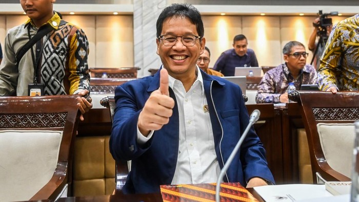 Suasana rapat kerja Kementerian Keuangan bersama Komisi XI DPR di Kompleks Parlemen, Senayan, Jakarta, Selasa (30/9/2025). Dalam rapat tersebut Menteri Keuangan Purbaya Yudhi Sadewa menyatakan bahwa Kementerian Keuangan telah melunasi pembayaran subsidi energi tahun anggaran 2024 ke PT PLN (Persero) dan PT Pertamina (Persero). ANTARA FOTO/Rivan Awal Lingga