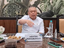 Menhub Teken Aturan Penurunan Biaya Bahan Bakar Pesawat Selama Nataru