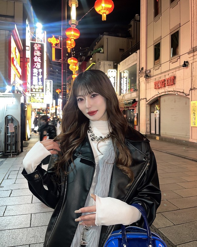 FTransgender 22 tahun itu kemudian mulai belajar tata rias di sekolah kecantikan. Foto: Instagram Miyon