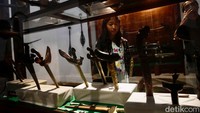 Koleksi artefak dan benda asli di museum memperkuat ingatan kolektif bangsa agar generasi penerus tak melupakan sejarah kelam bangsa.  