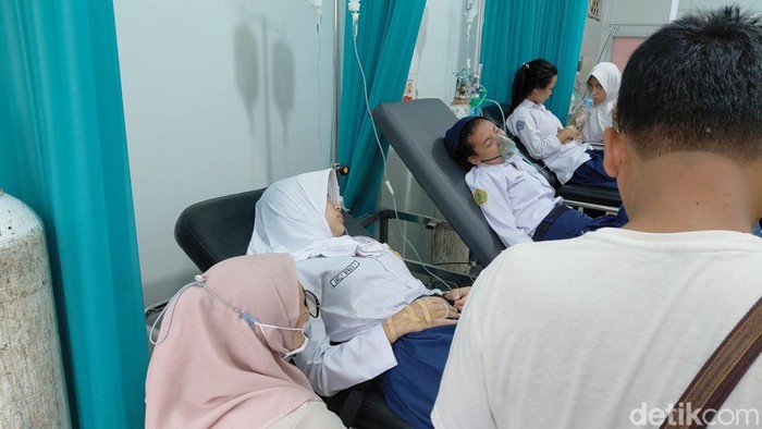 Pelajar Garut keracunan usai santap MBG