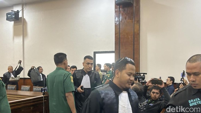 Pengacara Razman Walk Out