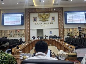 2.700 Guru Swasta Bima Tuntut Diangkat PPPK, Ngadu Sampai ke DPR