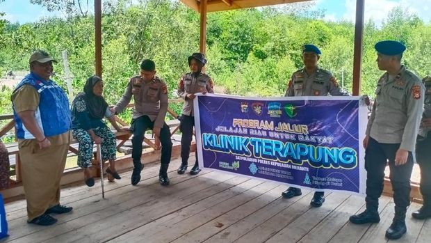 Polda Riau menghadirkan program Jalur untuk membantu masyarakat pesisir di Kepulauan Meranti, Senin (29/9/2025).