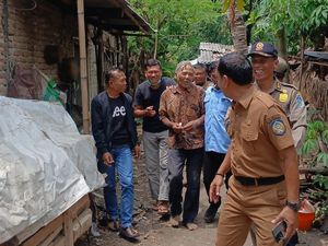 Polisi Nganjuk Blusukan Cari ODGJ untuk Penyembuhan