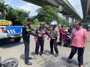Motor Tabrak Mobil di Simpang Kayu Manis Bogor, 2 Orang Terluka