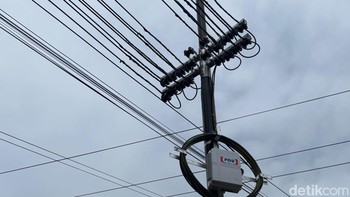 Selain mendukung UMKM, pemerintah juga menekankan pentingnya pemanfaatan jaringan internet desa secara positif dan produktif. Meutya mengimbau warga memanfaatkan fasilitas ini untuk memperkuat ekonomi, pendidikan, dan inovasi desa. Ia mengingatkan agar jaringan tidak digunakan untuk hal merugikan seperti judi online, pornografi, atau penipuan digital. Dengan pemanfaatan bijak, konektivitas desa diharapkan mampu menciptakan dampak sosial dan ekonomi yang nyata. Foto: Agus Tri Haryanto/detikINET