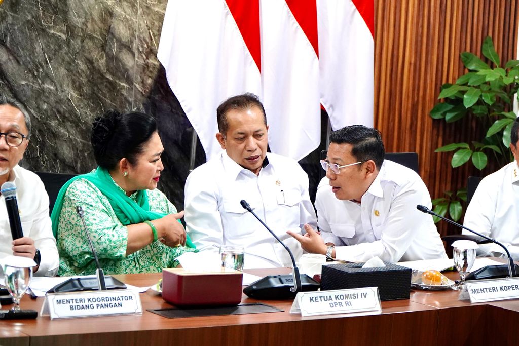 Rapat Koordinasi Satuan Tugas Nasional Percepatan Pembentukan Koperasi Desa/Kelurahan Merah Putih di Kementerian Koordinator Bidang Pangan, Jakarta pada Senin (29/9/2025). (Dok. Bapanas)