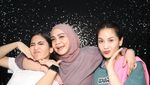 Rieta Amilia Foto Bareng Nagita dan Caca Tengker: Love of My Life
