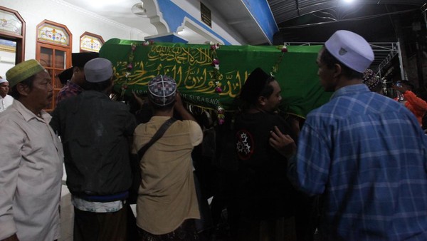 Santri Ponpes Al Khoziny Meninggal akibat Musala Ambruk di Sidoarjo