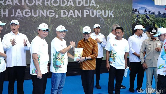 Wakil Bupati Soppeng Selle Ks Dalle saat menghadiri kegiatan pencanangan bibit jagung di Pangkep.