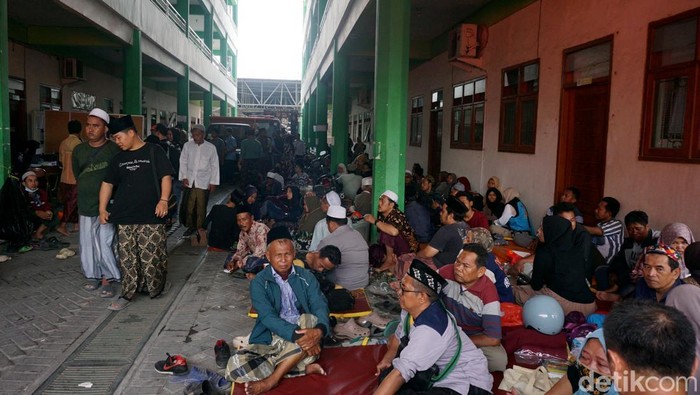 Situasi di Ponpes Al Khoziny Sidoarjo pasca kejadian bangunan musala ambruk, Selasa (30/9/2025).