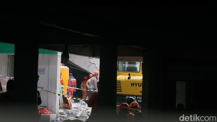 Situasi di Ponpes Al Khoziny Sidoarjo pasca kejadian bangunan musala ambruk, Selasa (30/9/2025).