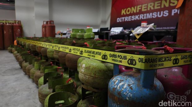 Tabung LPG yang disita polisi dari tangan bu Eli, Selasa (30/9/2025).