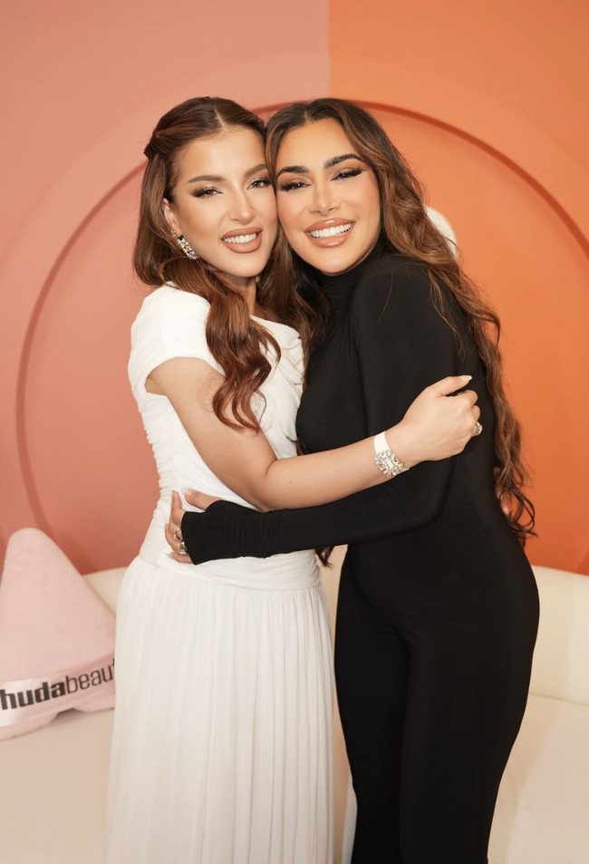 Seperti diketahui, Tasya saat ini tengah menjalani proses perceraian dengan Ahmad Assegaf. Namun, ia memilih untuk menikmati momen kebersamaan dengan Huda dan menebar energi positif. Foto: dok. Instagram @tasyafarasya