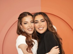 Foto: Momen Akrab Tasya Farasya dan Huda Kattan di Dubai, Dipuji Kembar