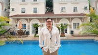 Gak cuma mengembangkan hotel, teman dekat Titi DJ itu kini tengah membangun bisnis berupa kos-kosan. Dia membuat kos-kosan di kawasan BSD. Foto: Instagram @thomasdjorghi